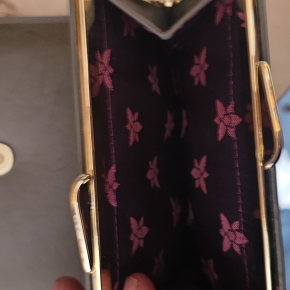 Hand-Painted Tiger Design Leather Wallet By Anuschka - Picture 5 of 12